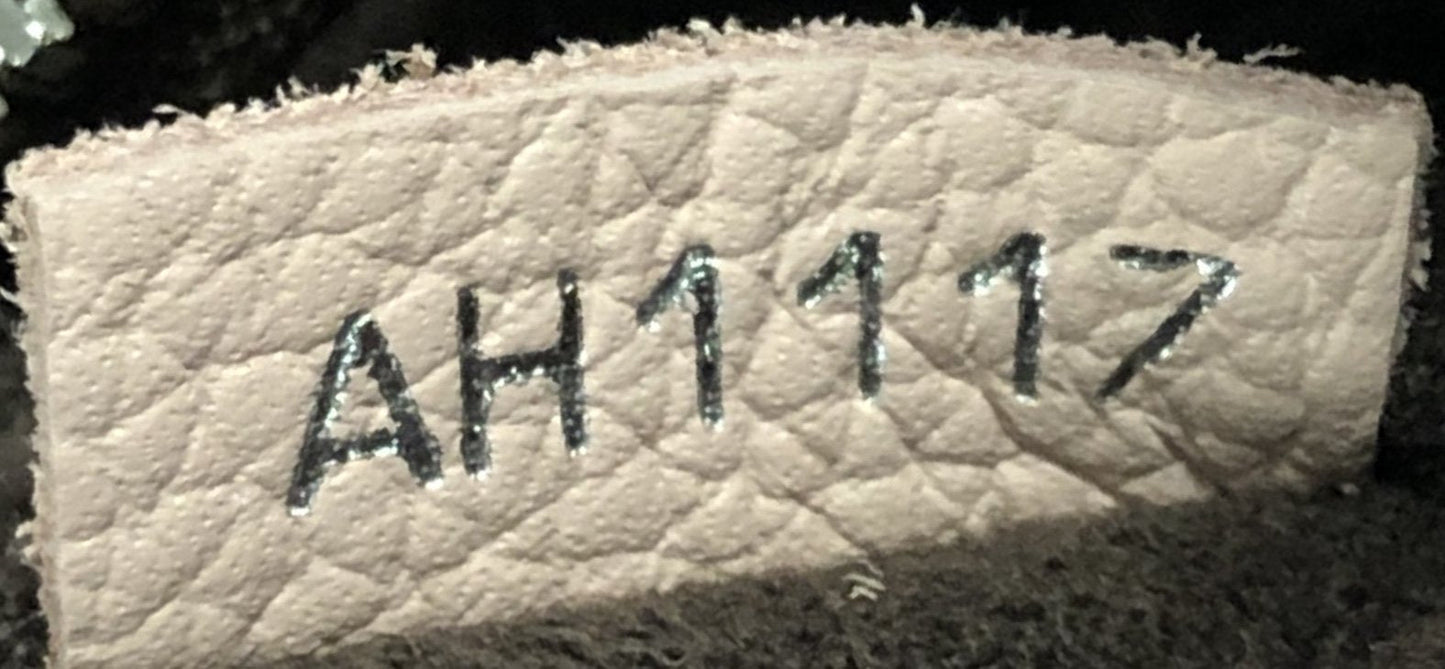 Louis Vuitton Babylone PM Hobo Mahina Leather