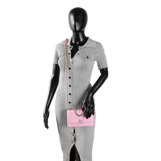 CHANEL 19 Wallet on Chain - Pink
