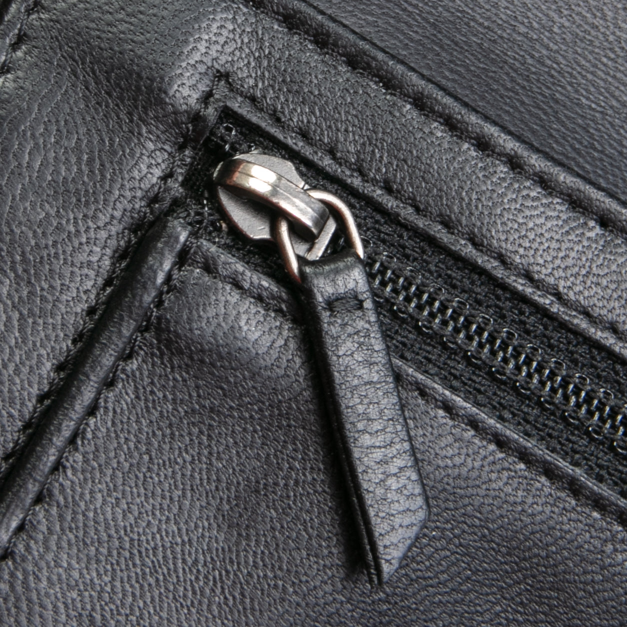 CHANEL Quilted Lambskin Boy Flap Wallet - Black