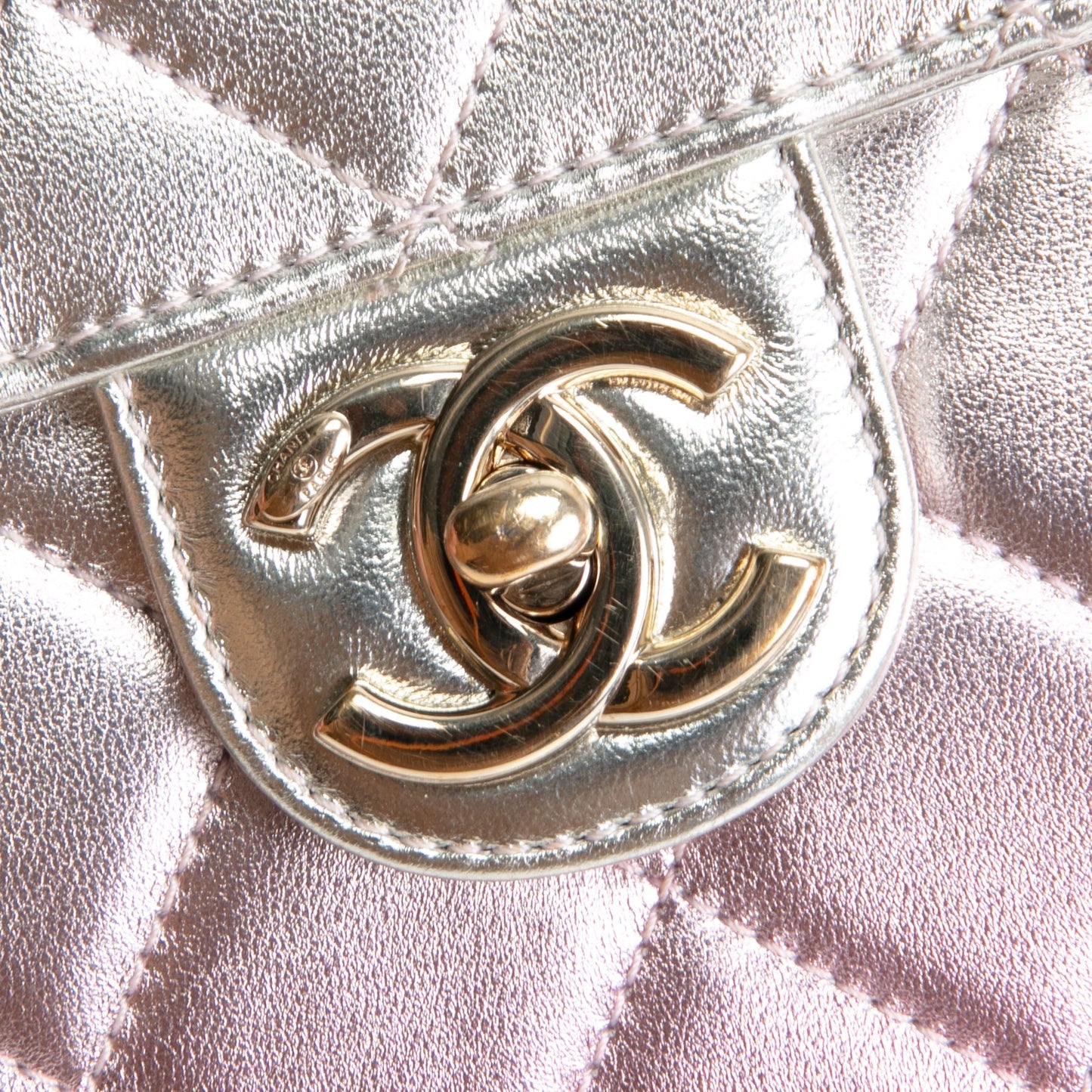 CHANEL Like A Wallet Flap - Metallic Pink