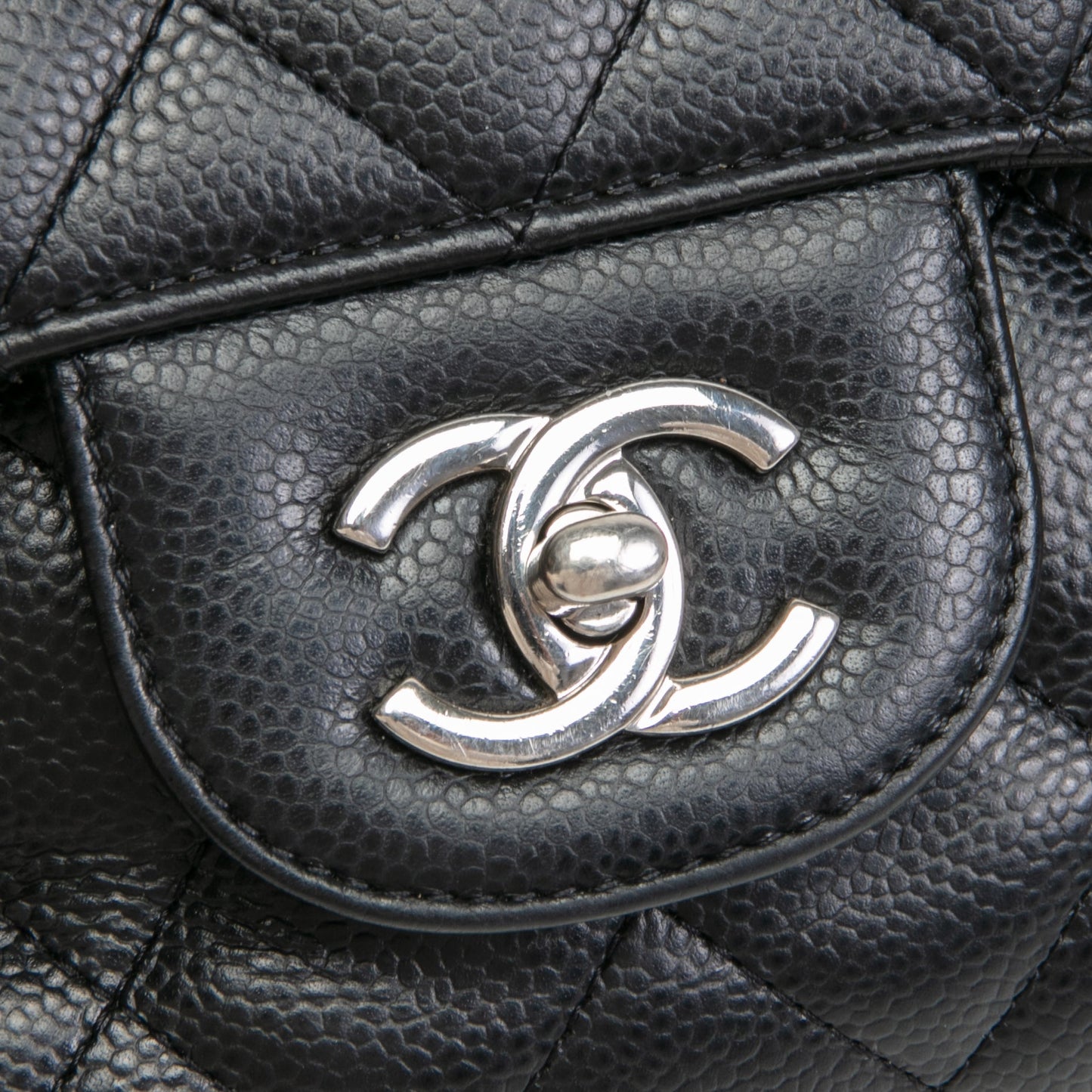 CHANEL Jumbo Double Flap - Black