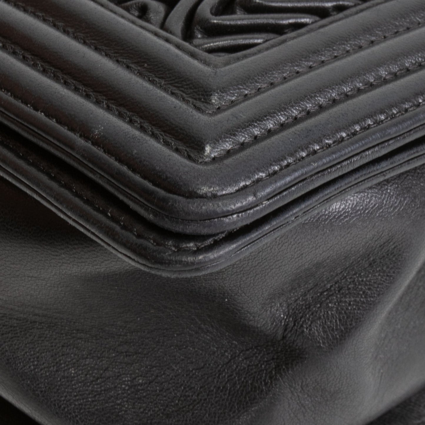 CHANEL 3D Pleated Medium Boy Bag - Black