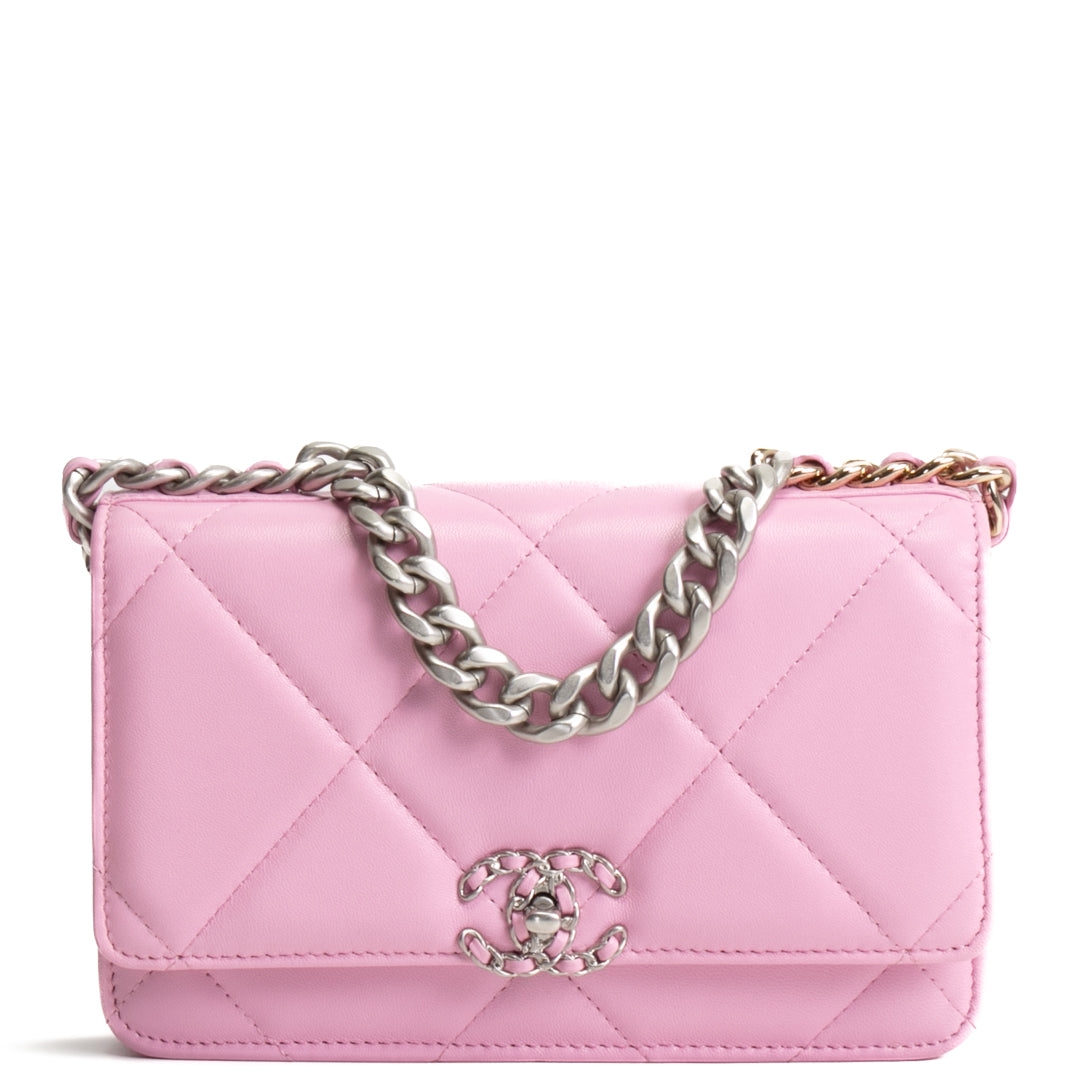 CHANEL 19 Wallet on Chain - Pink