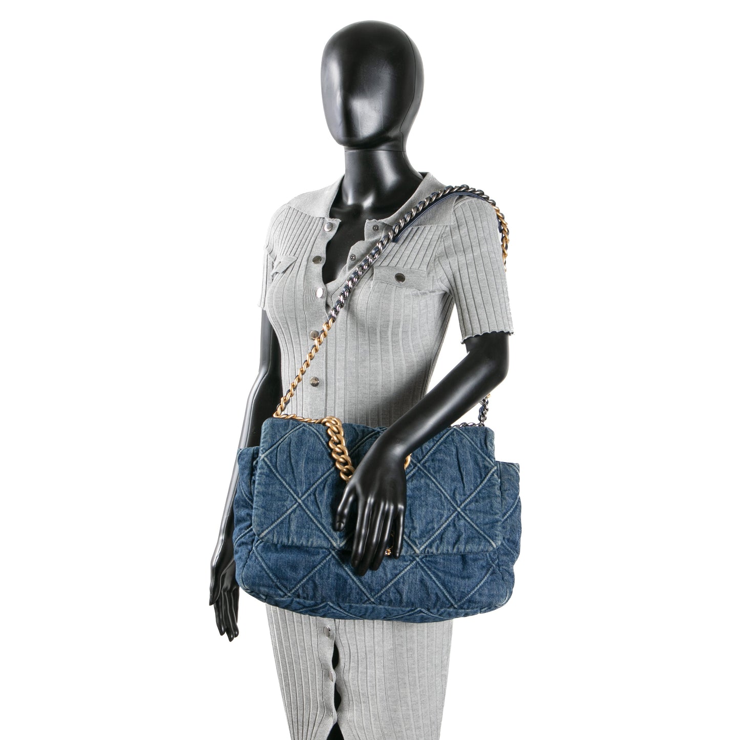 CHANEL 19 Denim Maxi Flap - Blue Jean