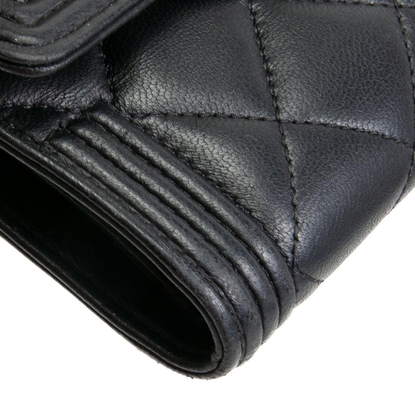 CHANEL Quilted Lambskin Boy Flap Wallet - Black