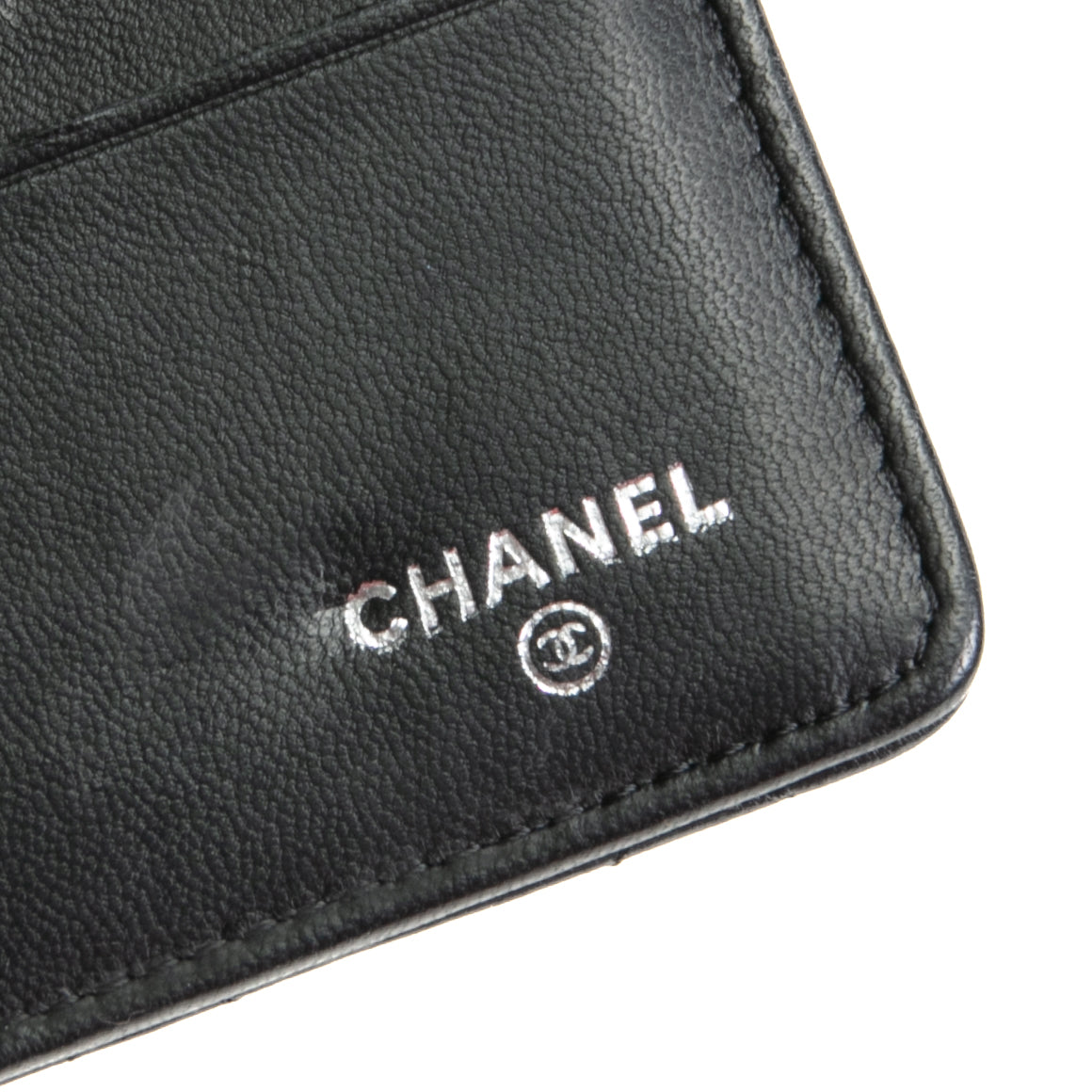 CHANEL Quilted Lambskin Boy Flap Wallet - Black