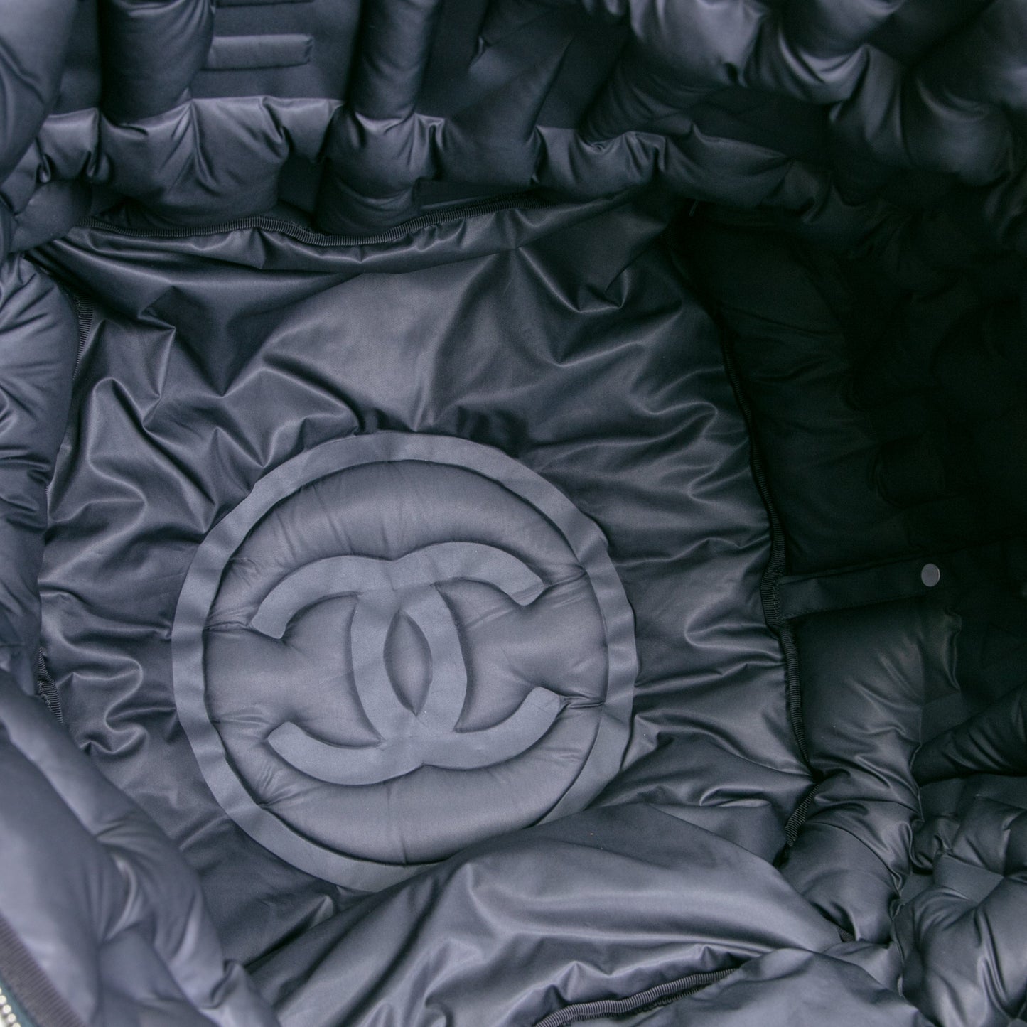 CHANEL Doudoune Tote Embossed Nylon Large- Metallic Silver