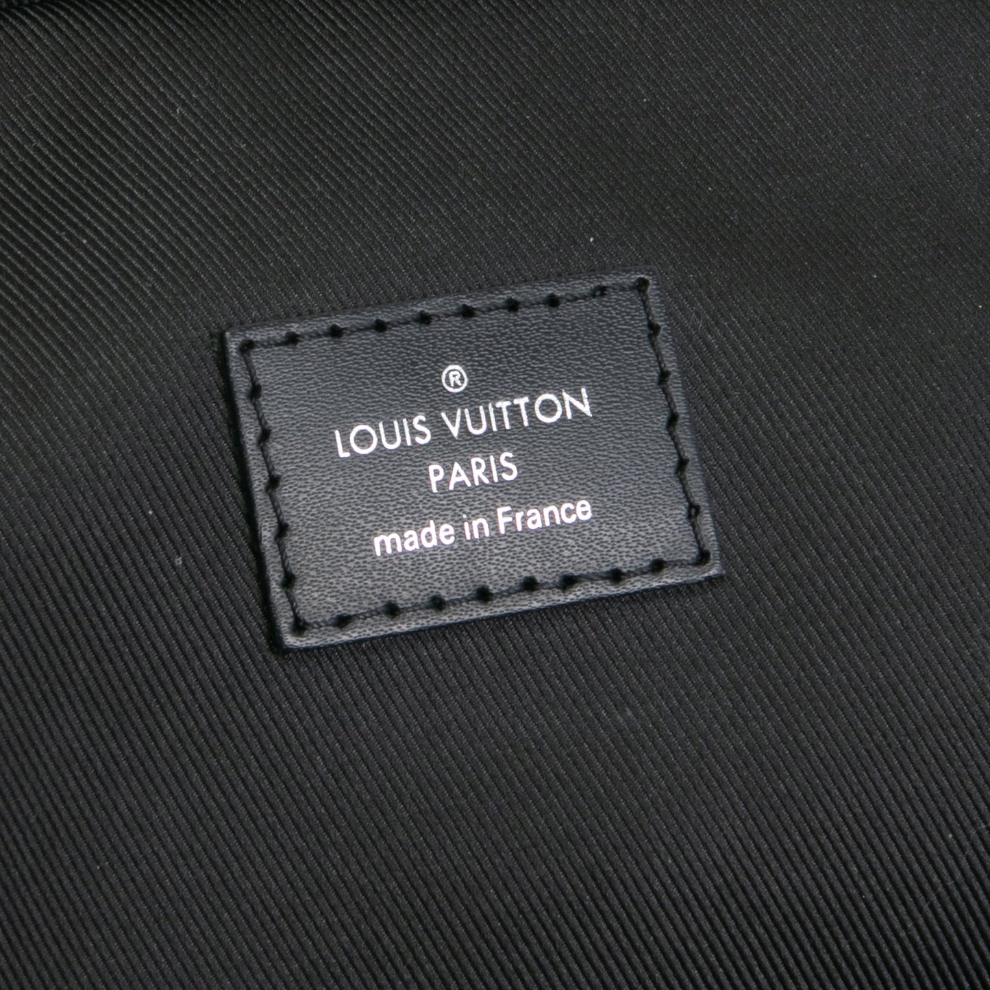 LOUIS VUITTON Avenue Slingbag - Damier Graphite