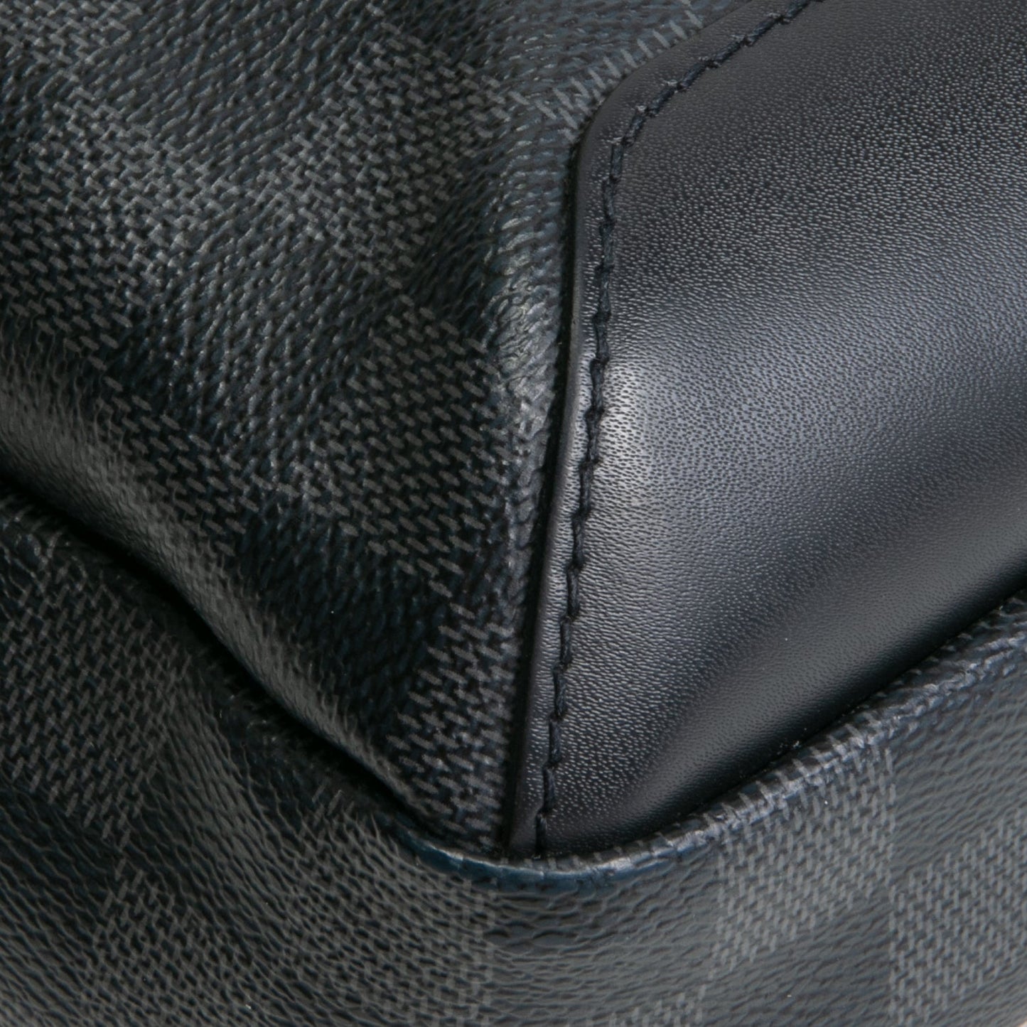 LOUIS VUITTON Avenue Slingbag - Damier Graphite