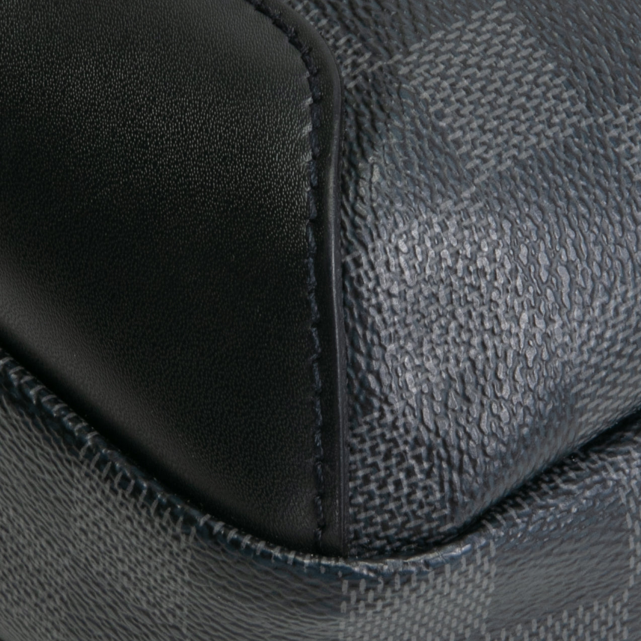 LOUIS VUITTON Avenue Slingbag - Damier Graphite