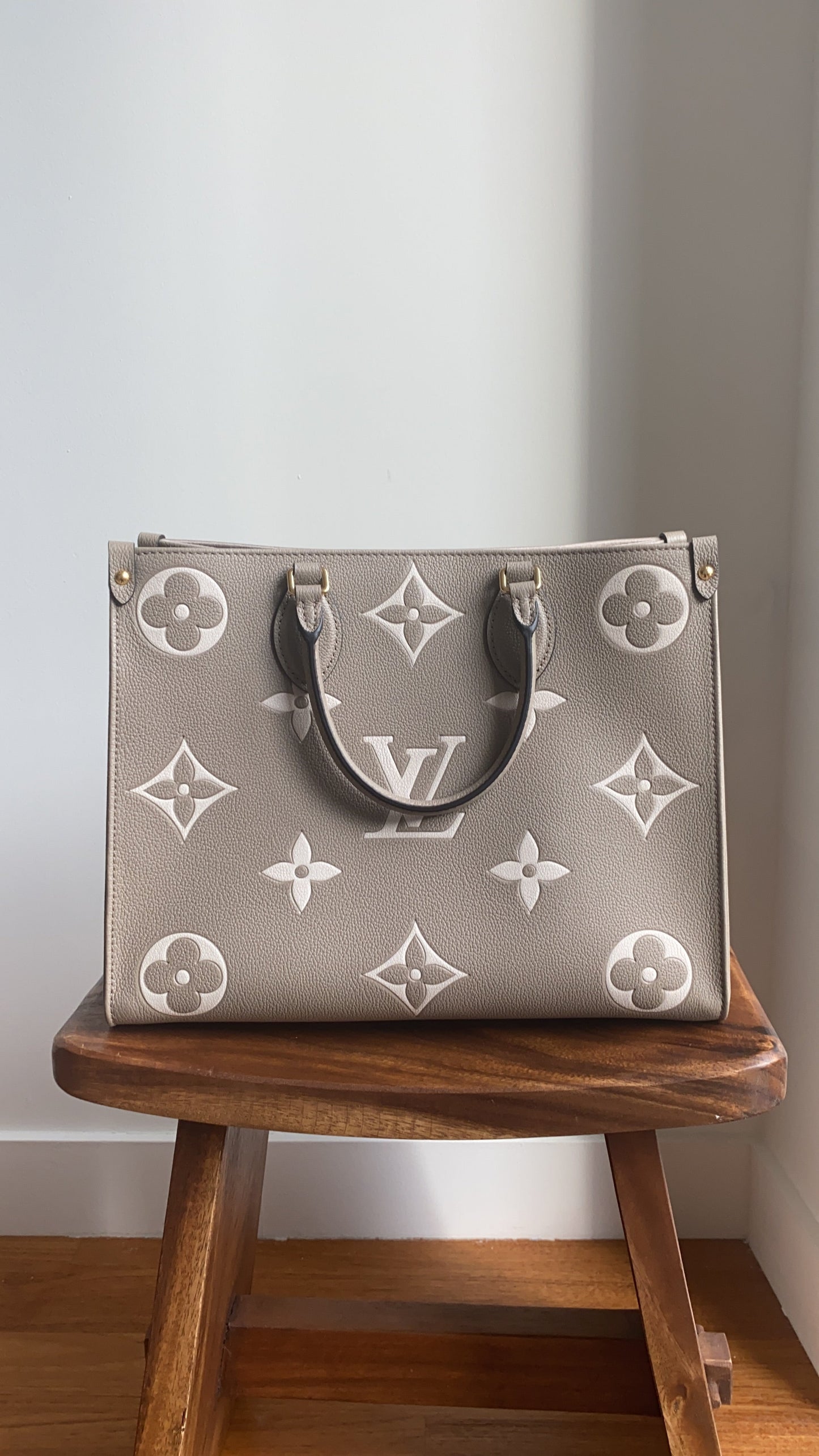 Louis Vuitton Empreinte OnTheGo MM M45494