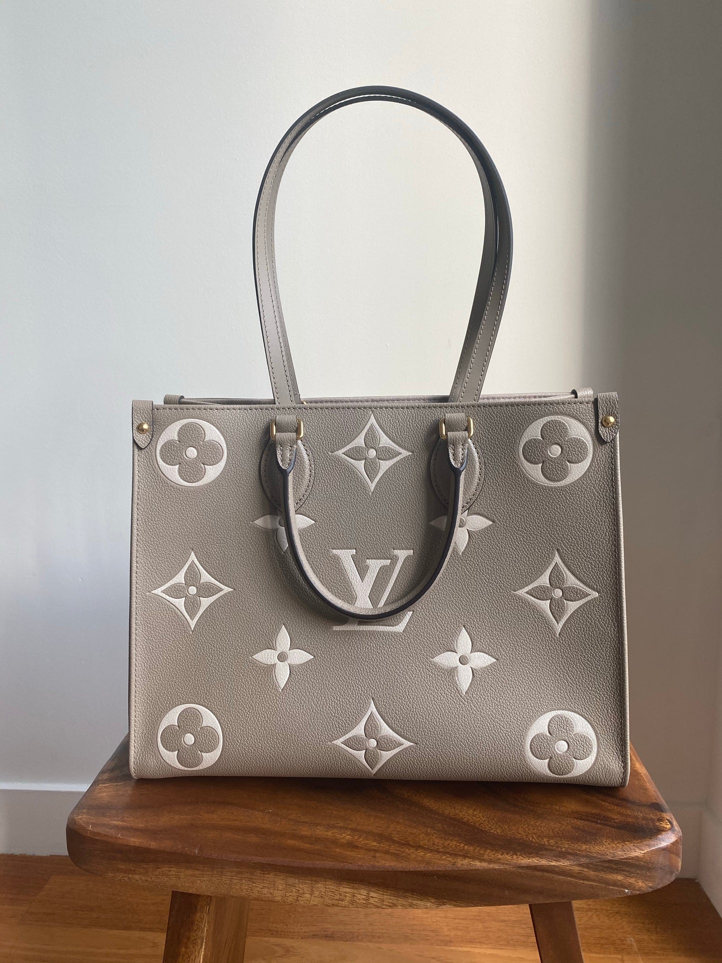 Louis Vuitton Empreinte OnTheGo MM M45494